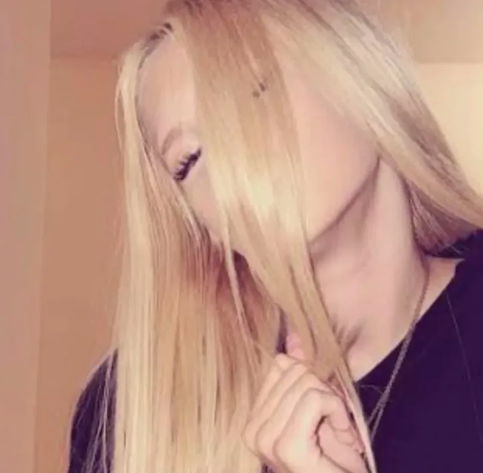 Aya, 34