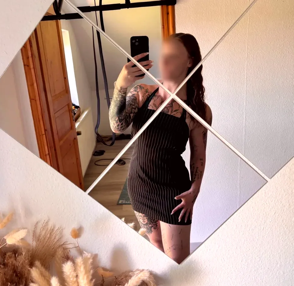 Aya, 28