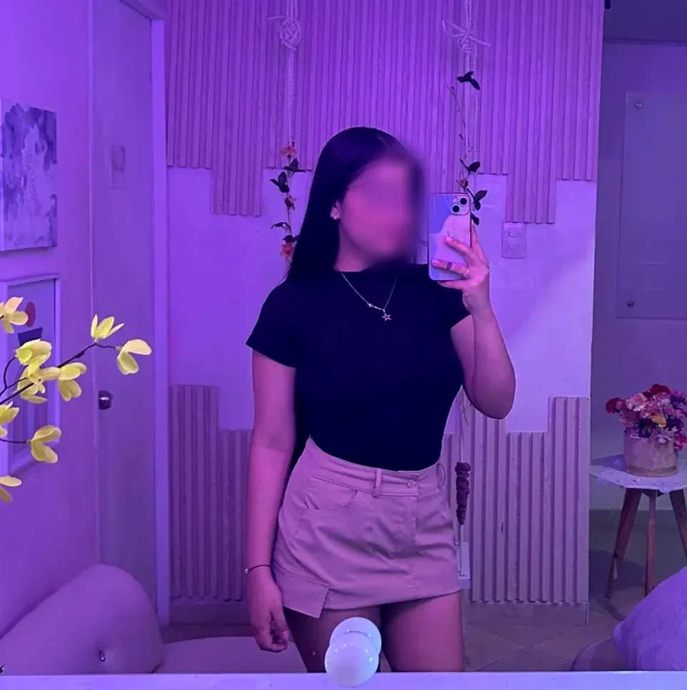 Chaima, 23
