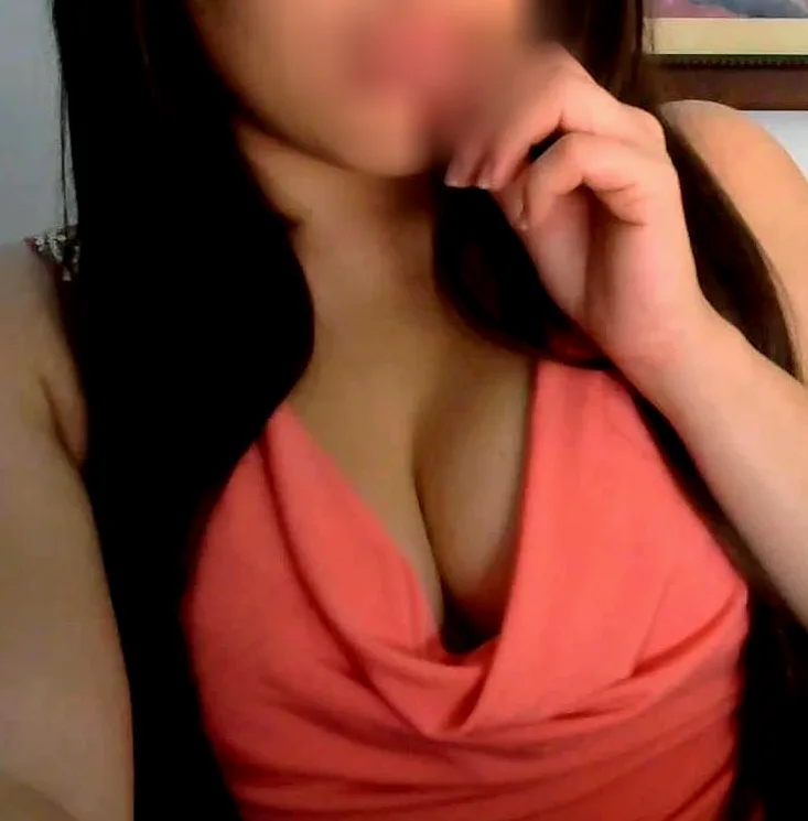 Cynthia, 32