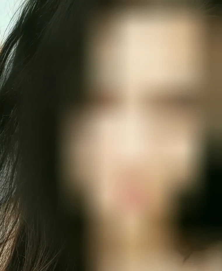 Lauren, 28